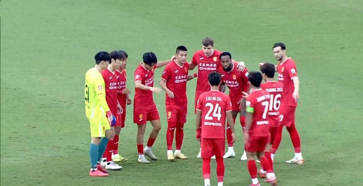 爱游戏包含今晚中超传出新动向；亚特兰大绝杀压哨；管理层表态——信心回归；更衣室氛围转暖的词条